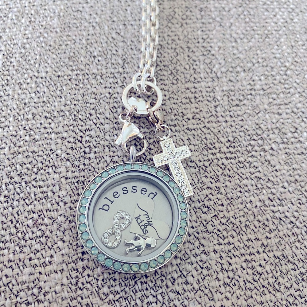 Origami Owl necklace and living locket